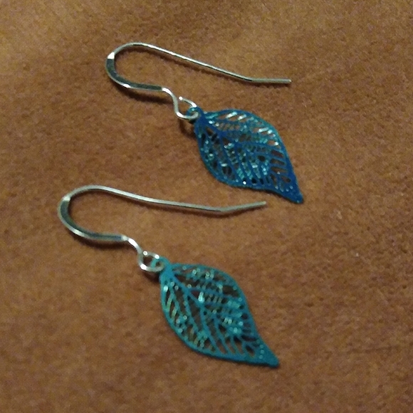 Solid 925 REAL Sterling Silver Wires Blue Leaves Lightweight Leaf Earrings New - Picture 6 of 7